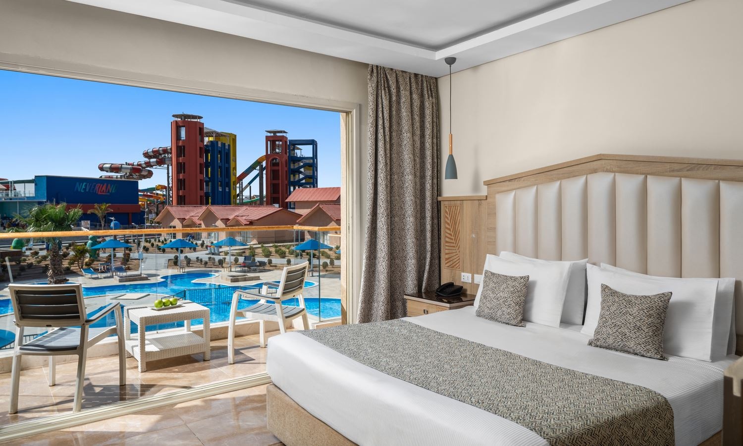 rooms-family-bungalow-sliding-pool-view