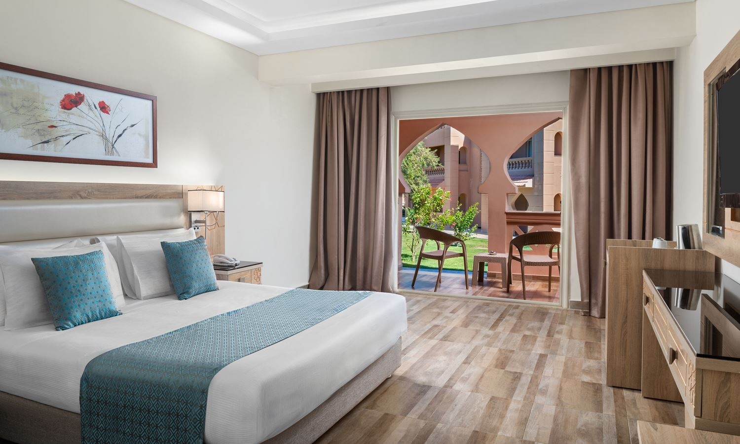 rooms-coral-standard-room-garden-view