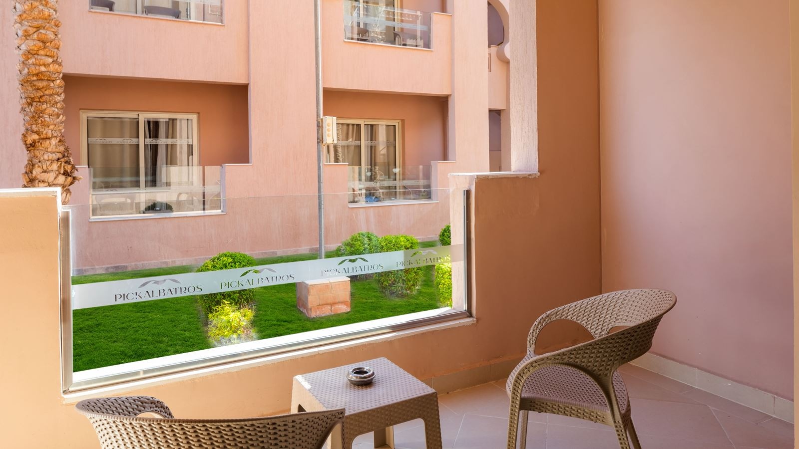 rooms-family-room-garden-view