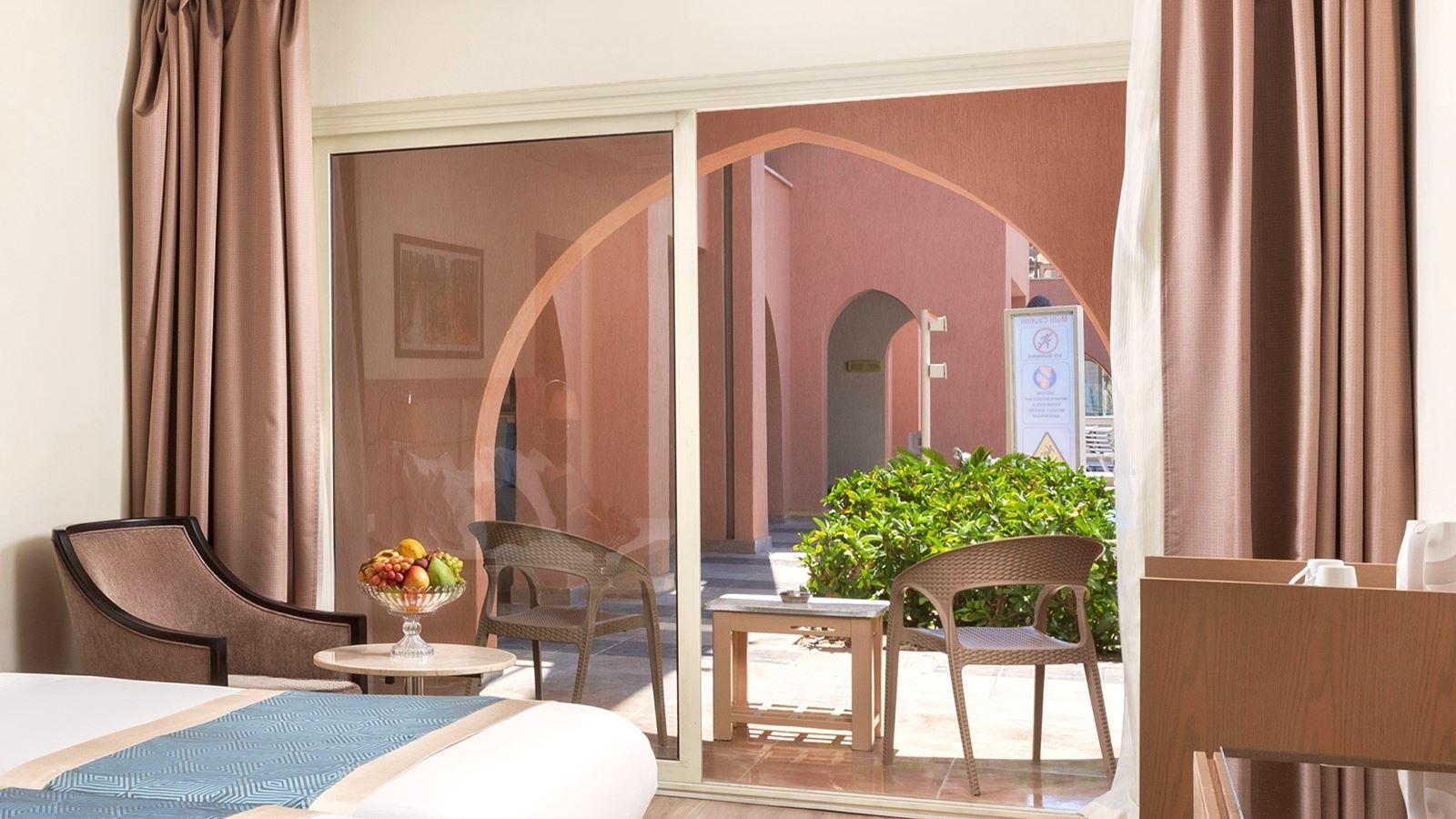 rooms-coral-standard-room-garden-view