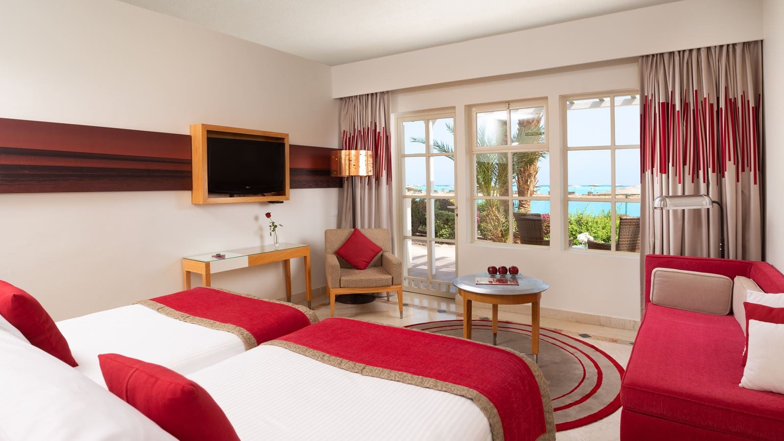 rooms-deluxe-sea-view-room