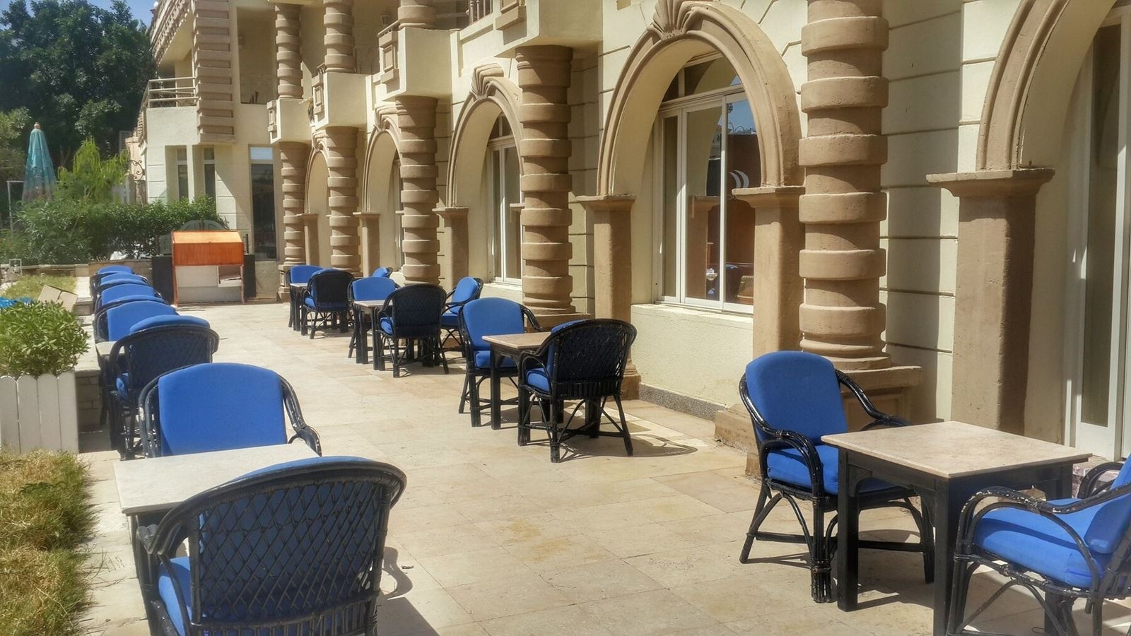 restaurants-restaurants