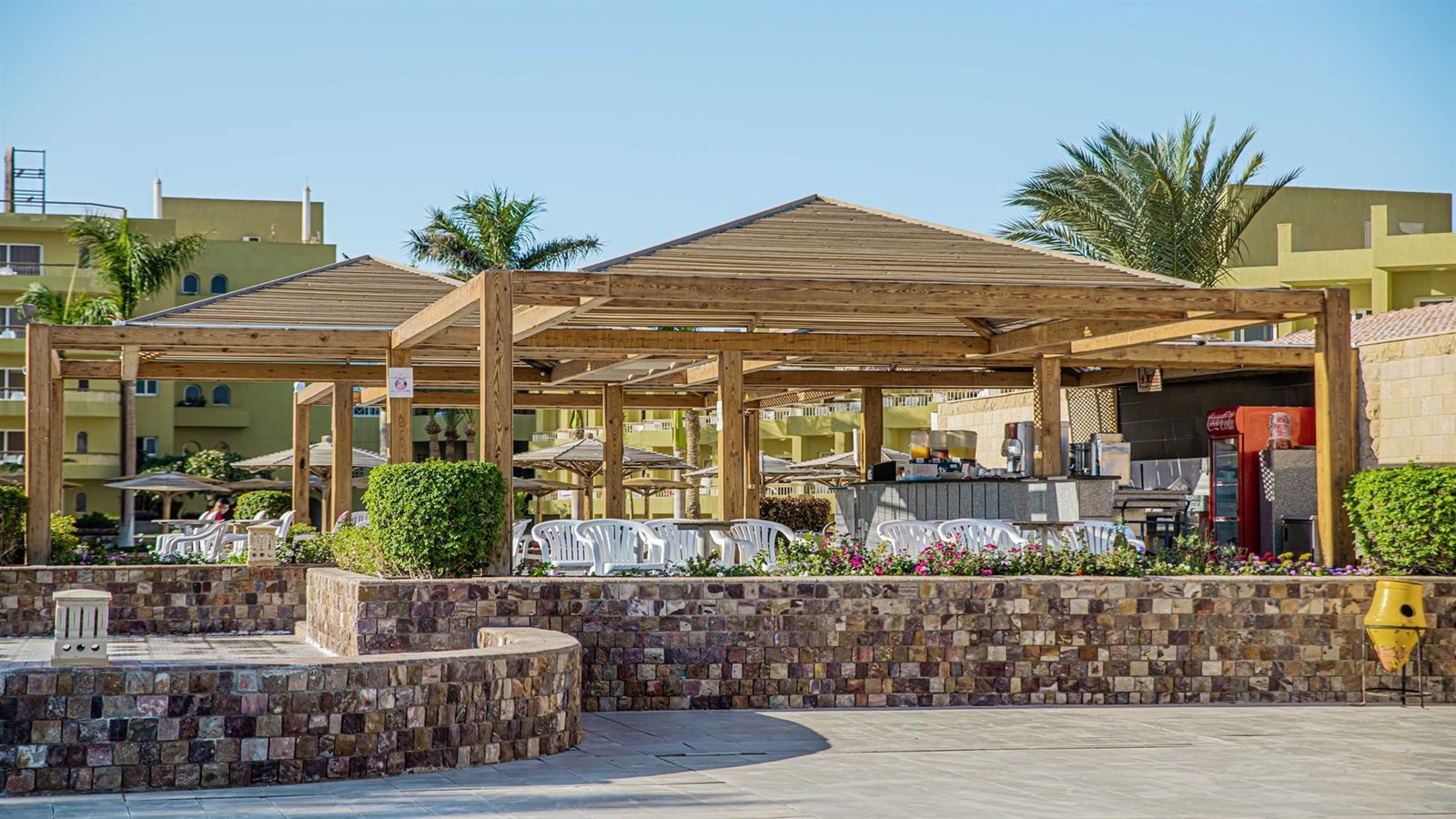 bars-siesta-pool-bar