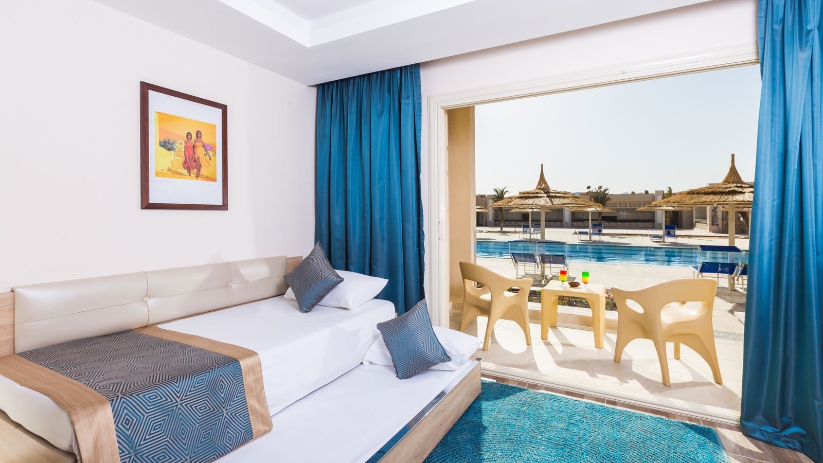 rooms-family-room-garden-view--pool-view