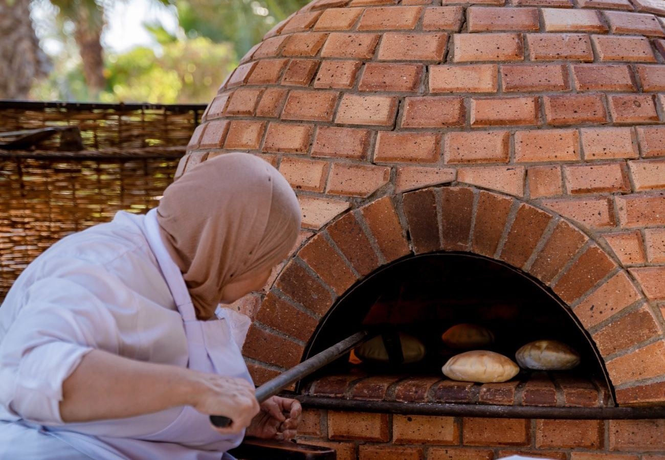 restaurants-beach-bar-and-restaurant
