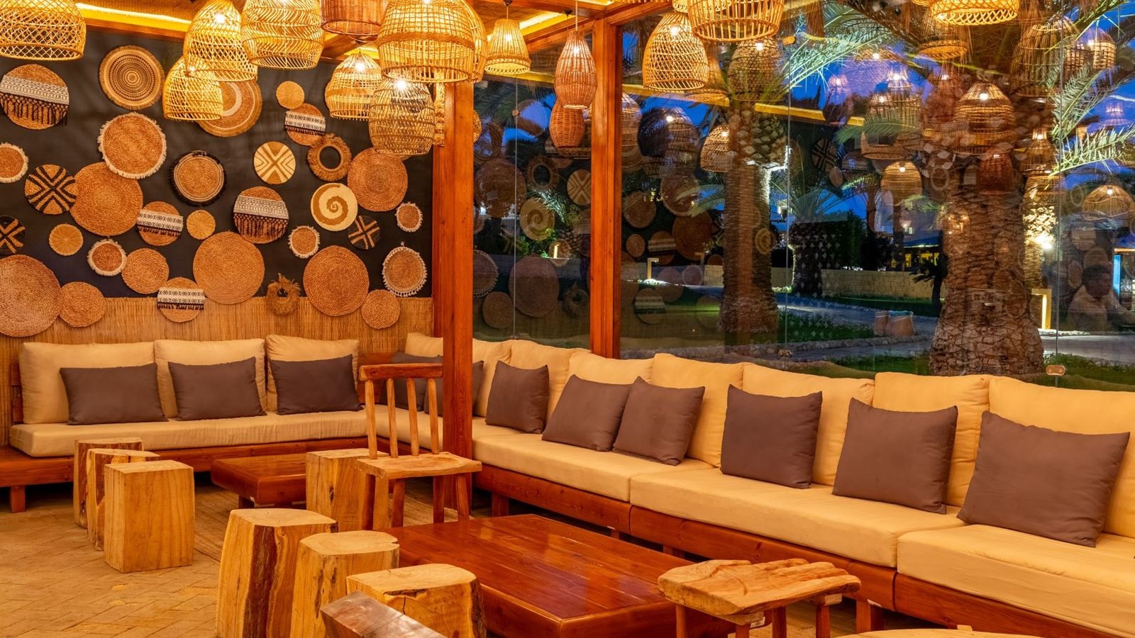 restaurants-beach-bar-and-restaurant