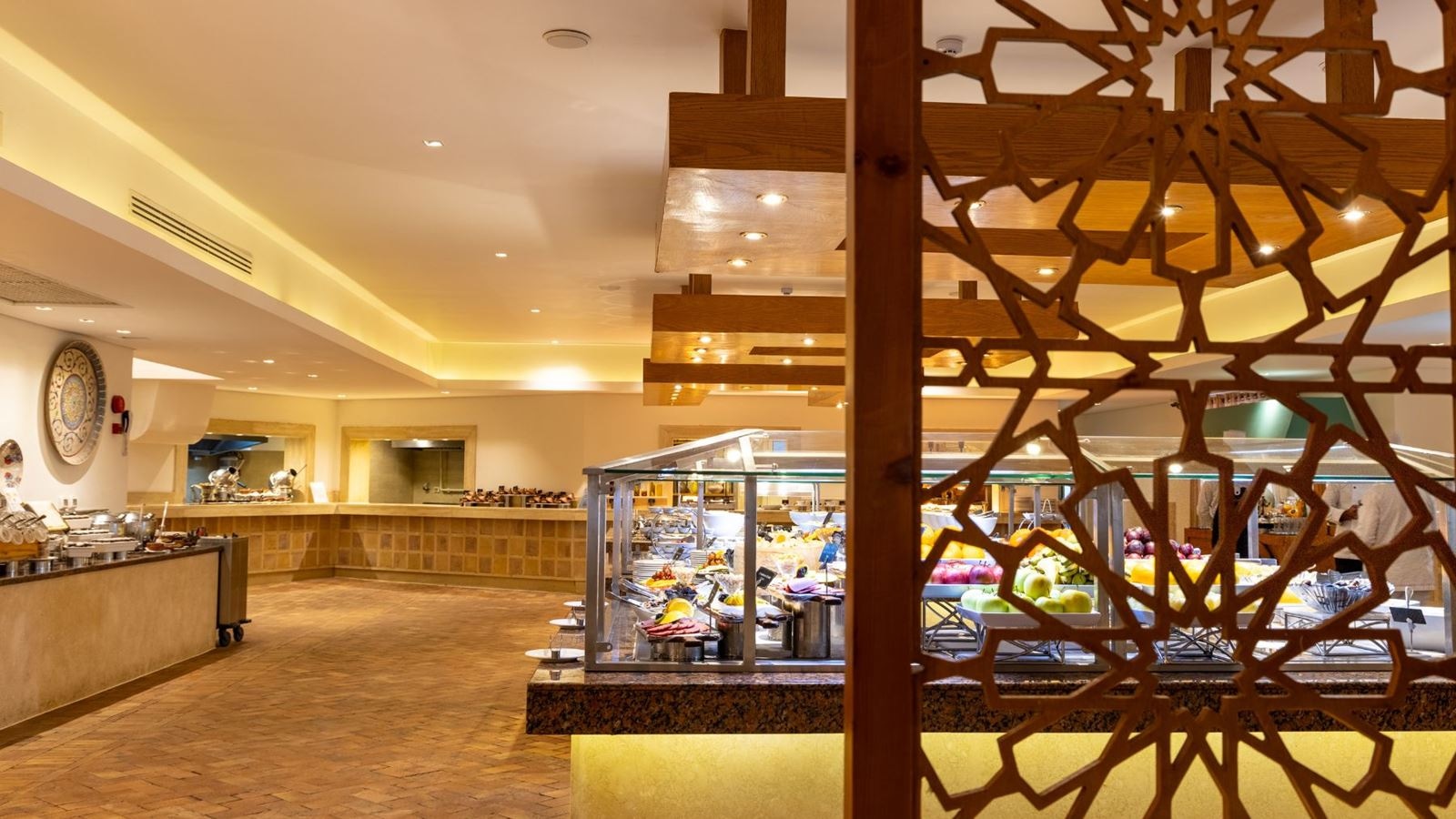 restaurants-main-restaurant-west-bay-adult-only