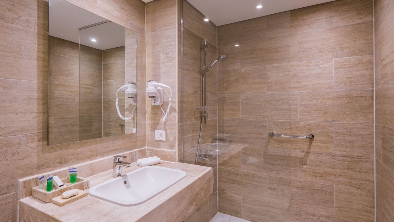 rooms-family-room-resort-and-spa