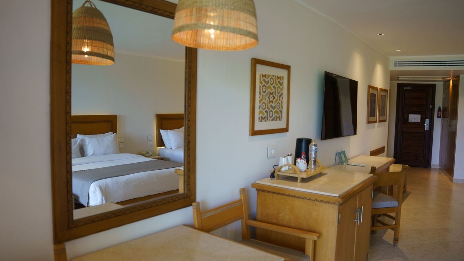 rooms-premium-room-west-bay