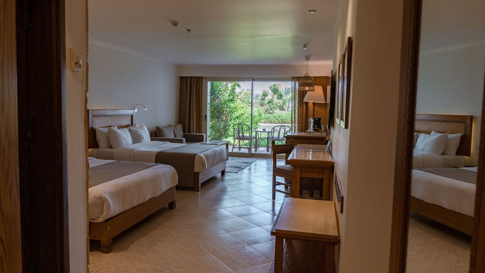 rooms-premium-room-west-bay