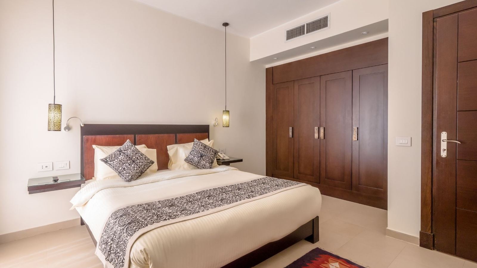 rooms-swimup-one-bedroom-villa