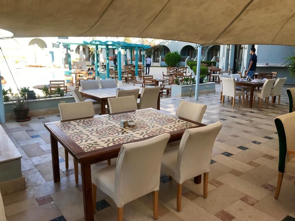 restaurants-mer-bey-restaurant