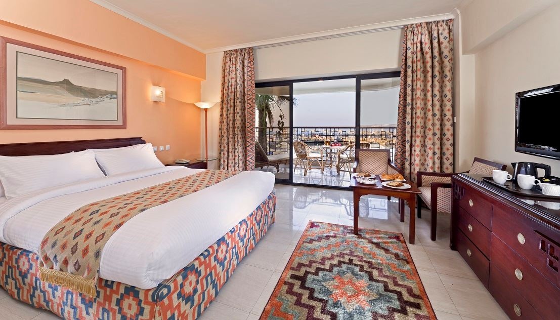 rooms-deluxe-room-sea-view