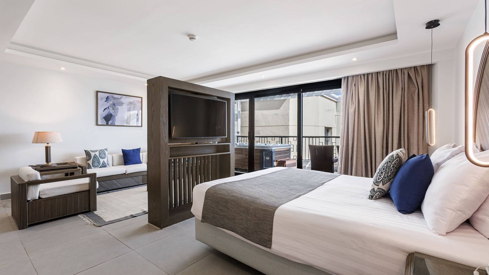 rooms-premium-jacuzzi-suite-sea-view