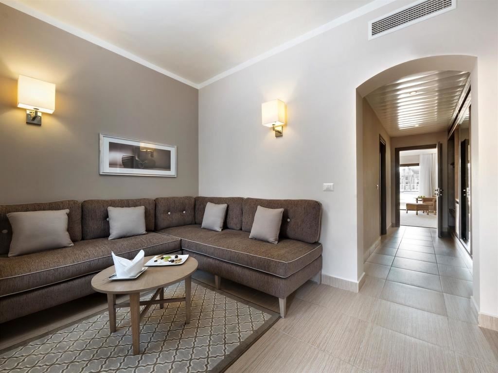 rooms-family-deluxe-room-garden-view