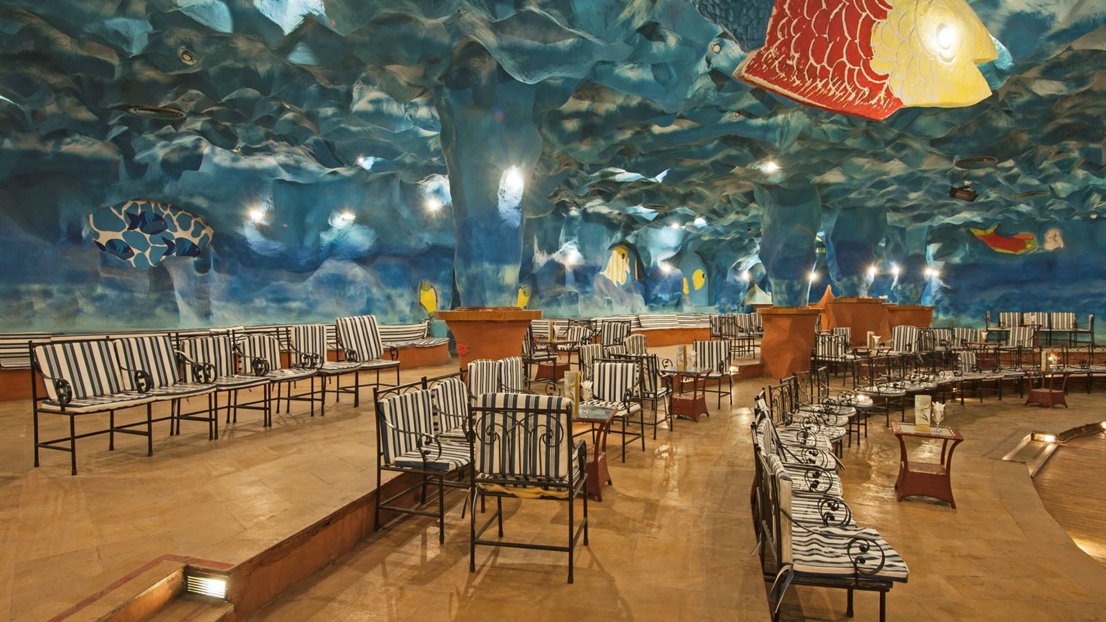 bars-aquarius-club-adults-only