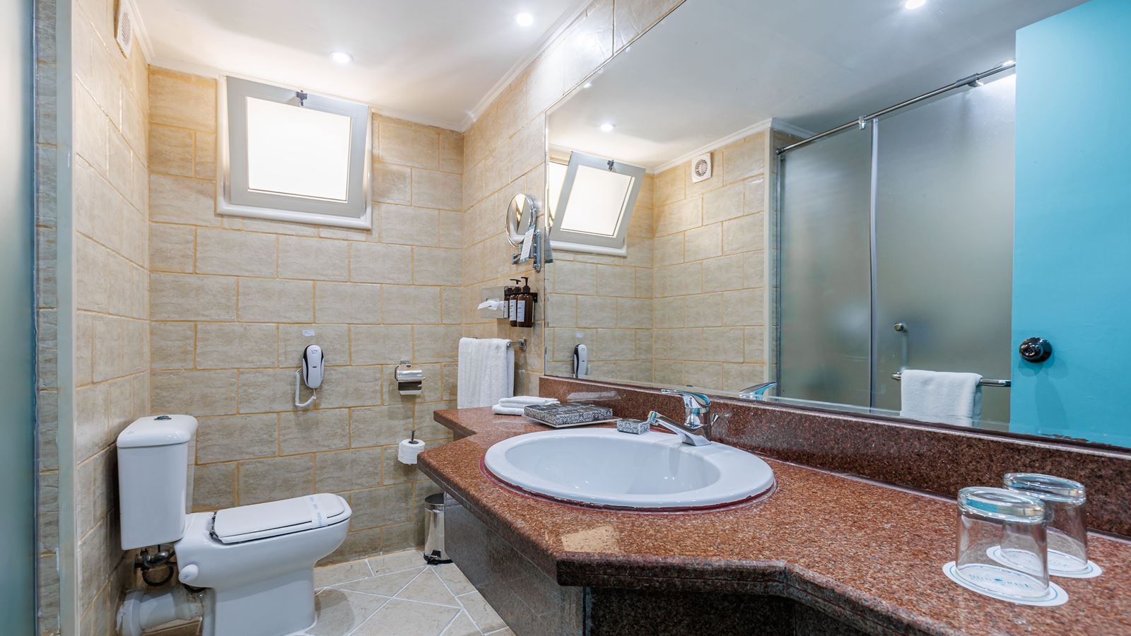 rooms-aqua-room-triple