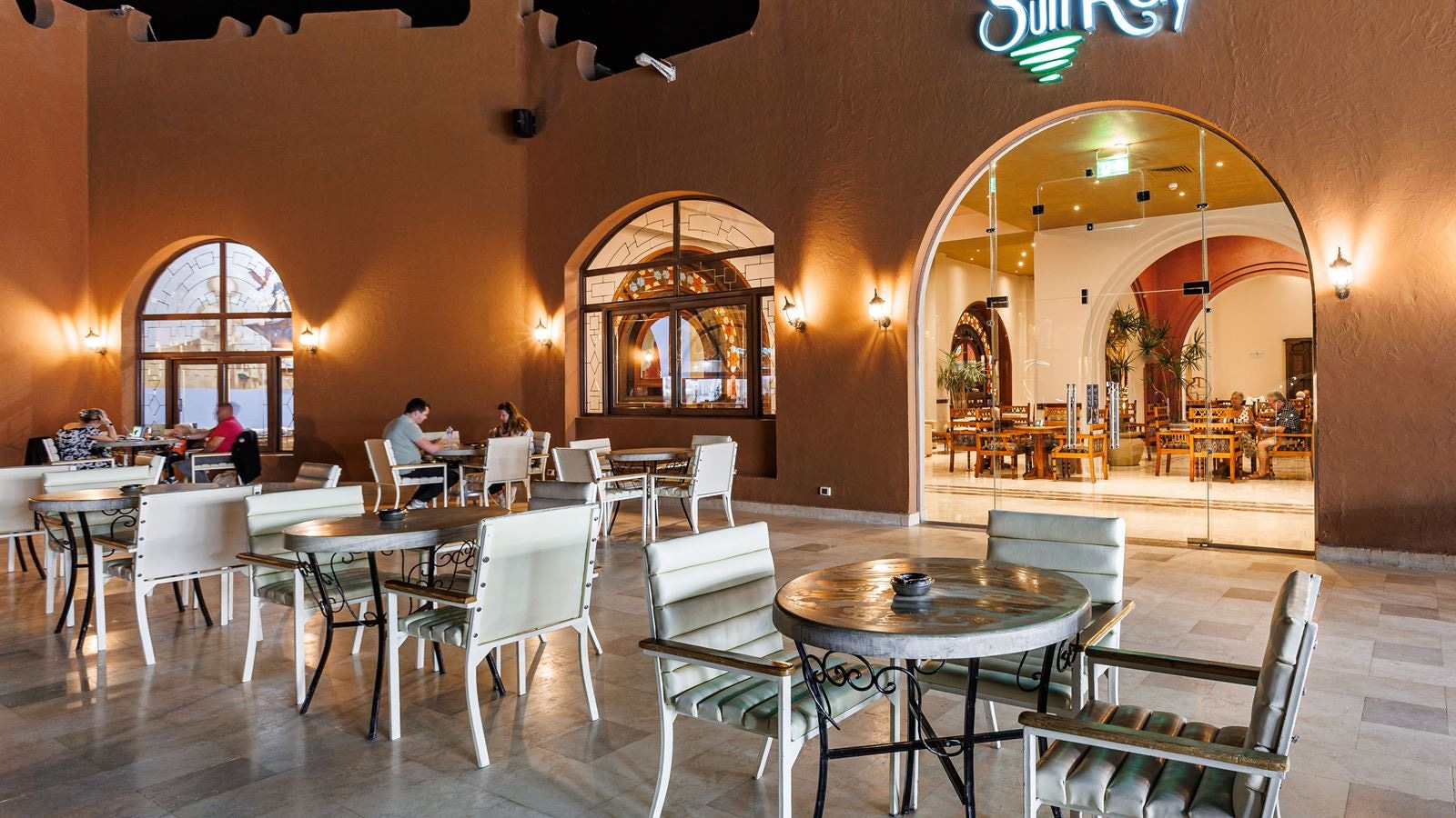 bars-sun-ray-lobby-bar