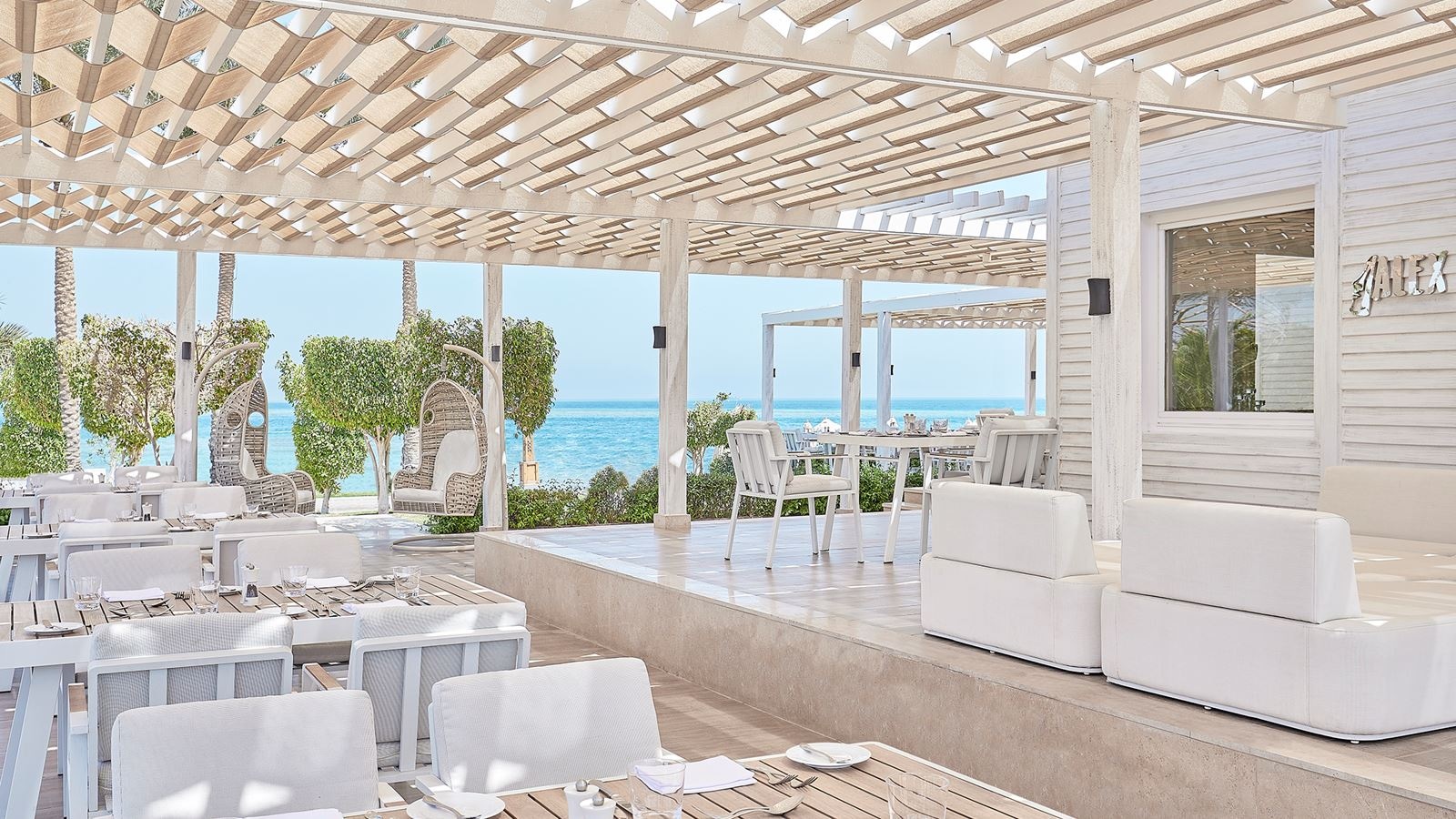 restaurants-alex-beach-club-and-restaurant