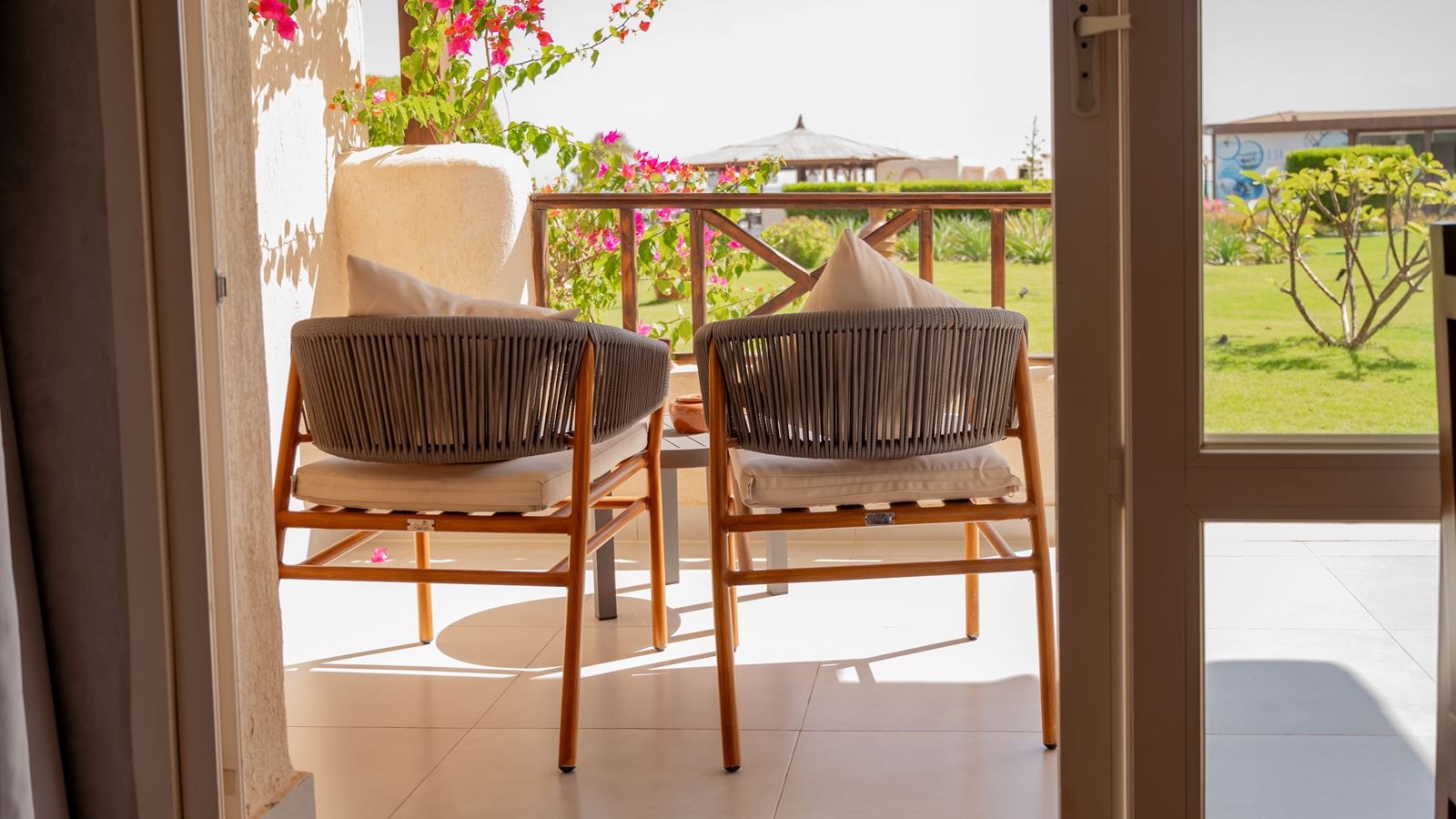 rooms-room-superior-garden-or-pool-view