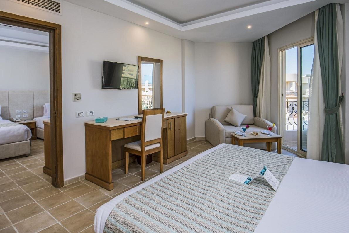 rooms-mega-family-room