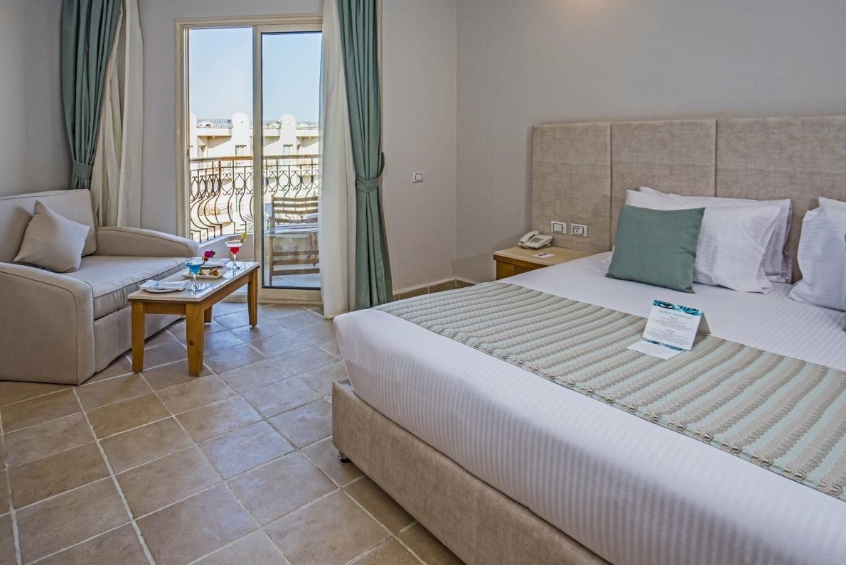 rooms-mega-family-room