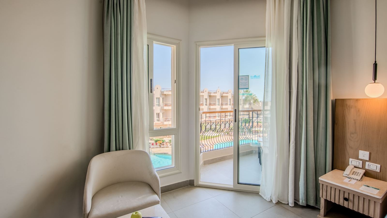 rooms-superior-backpool-view