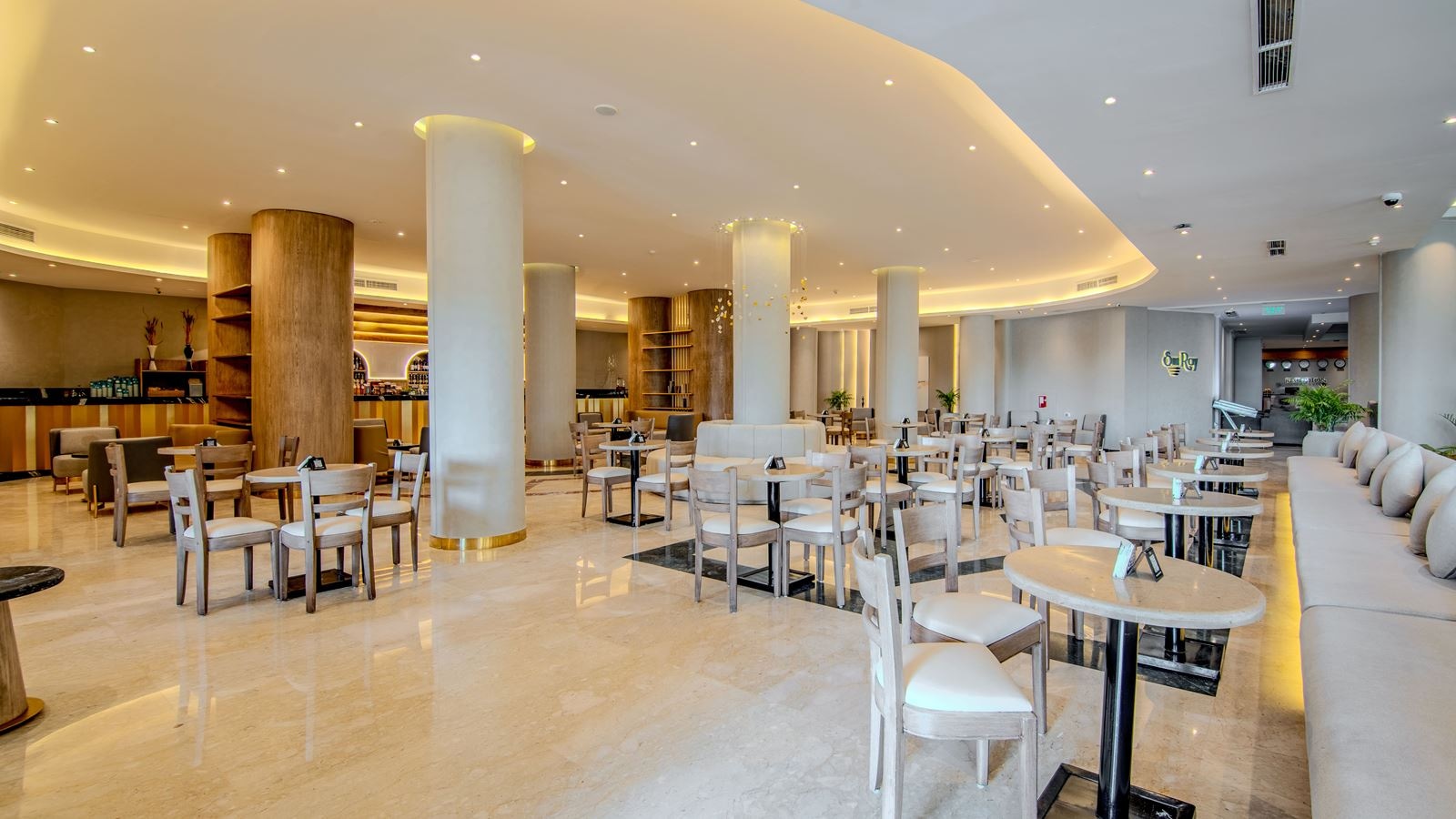 restaurants-sun-ray-lobby-bar