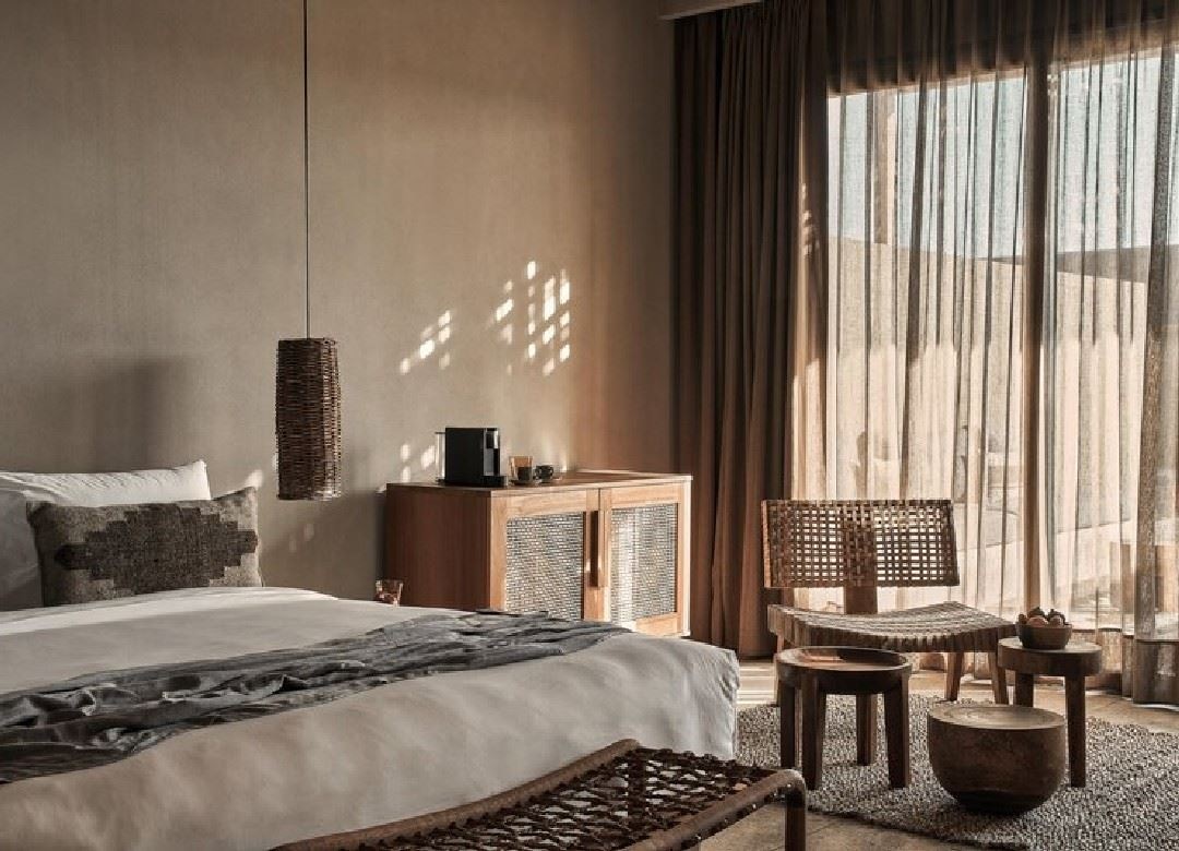 rooms-junior-suite-pool-view