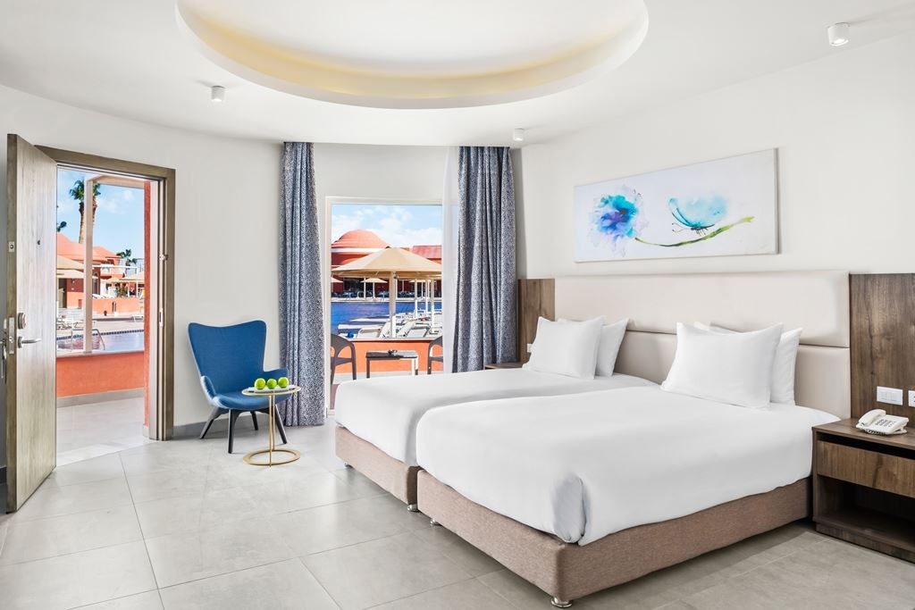 rooms-bungalow-room-pool--garden-view