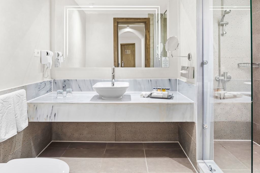 rooms-bungalow-room-pool--garden-view