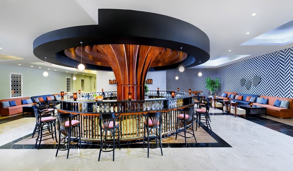 bars-circle-bar-lobby-bar