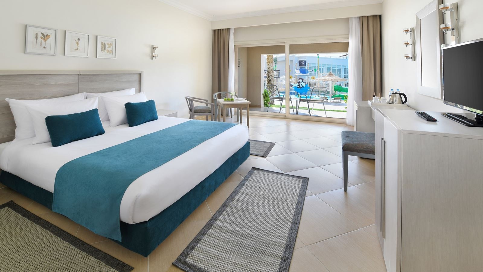 rooms-superior-room-pool-view