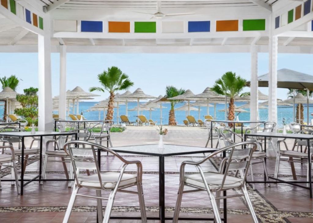 bars-waves-beach-bar