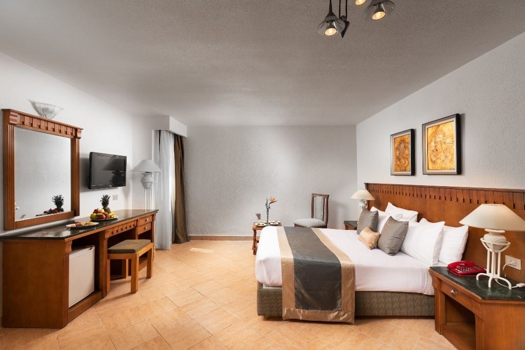 rooms-room-standard-gardenview