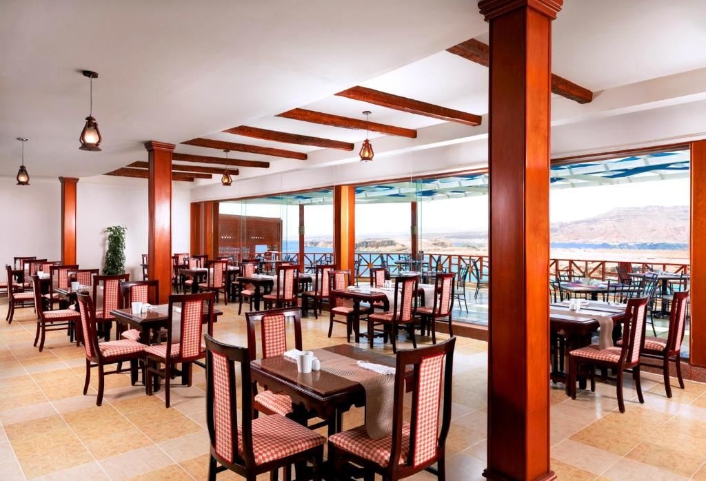 restaurants-restaurants