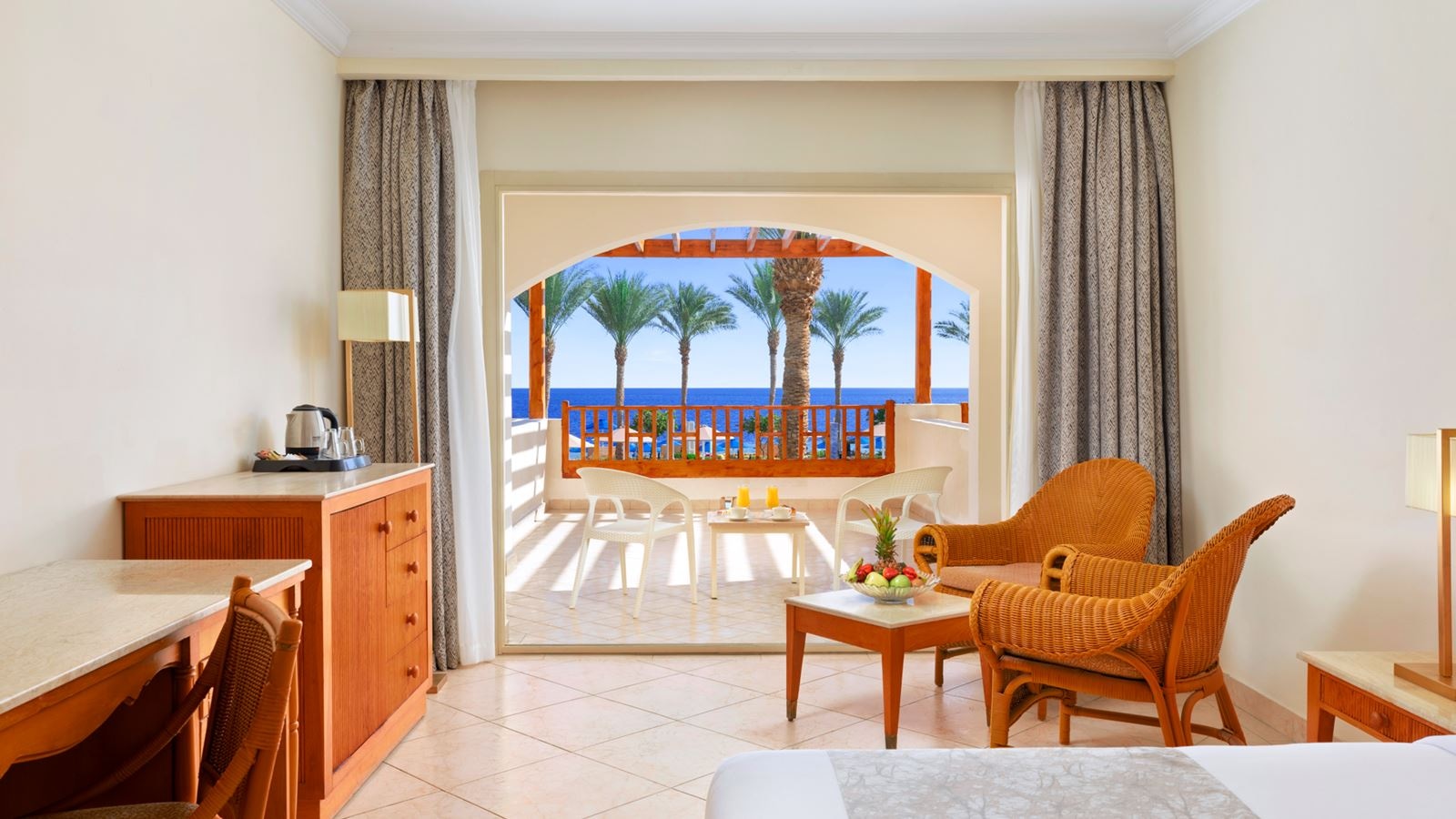 rooms-deluxe--sea-view