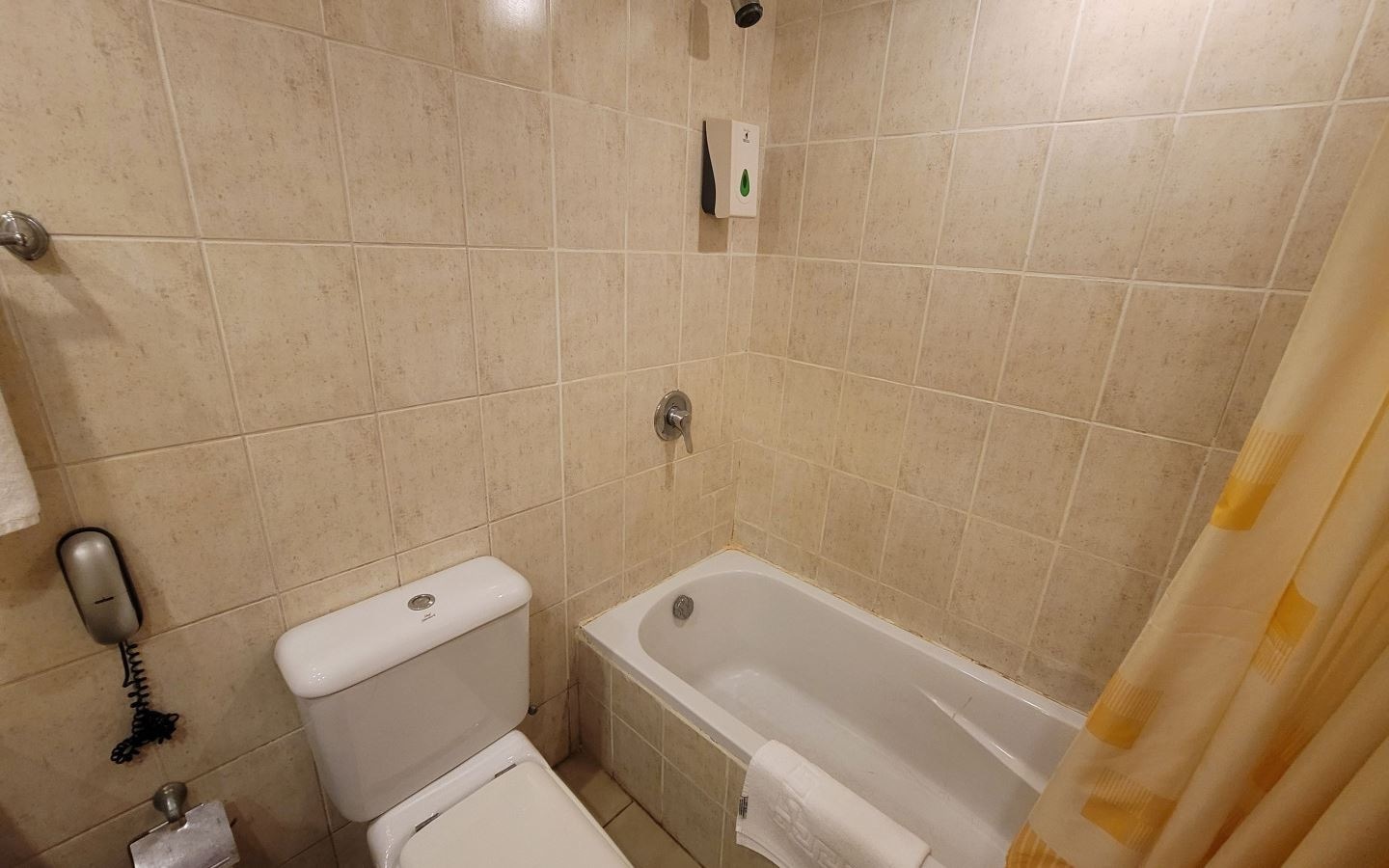 rooms-standard-pool-view-room