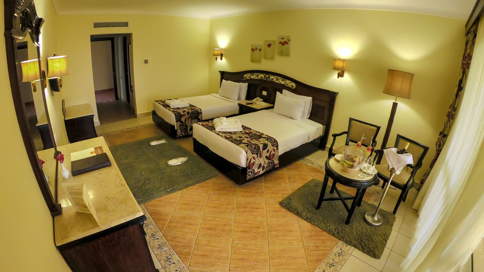 rooms-deluxe-room-pool-view