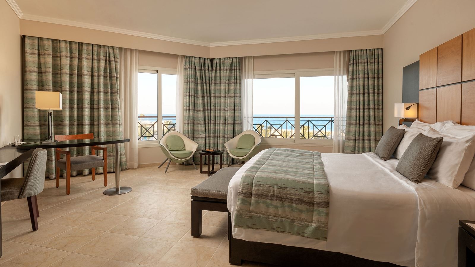 rooms-executive-suite-sea-view