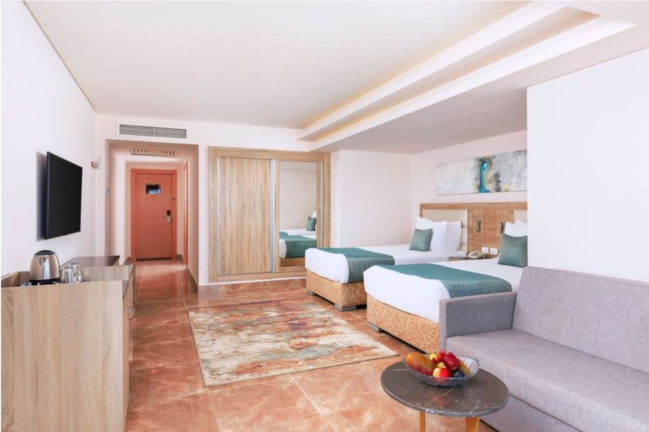 rooms-standard-room-side-sea-view