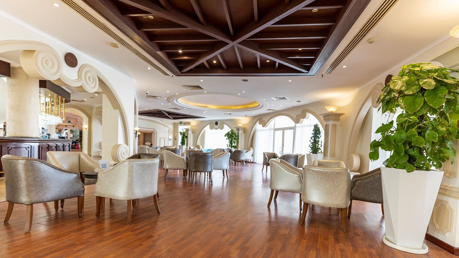 bars-sun-ray-lobby-bar