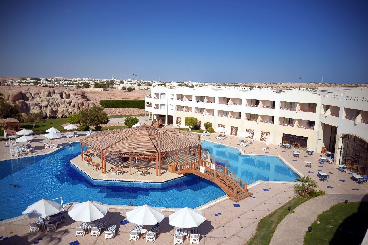 bars-pergola-pool-bar