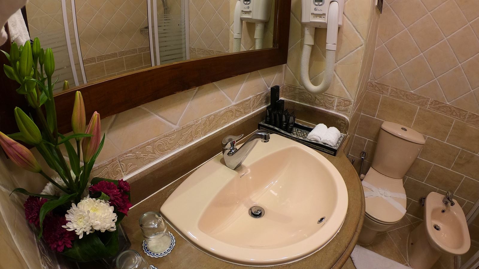 rooms-superior-room