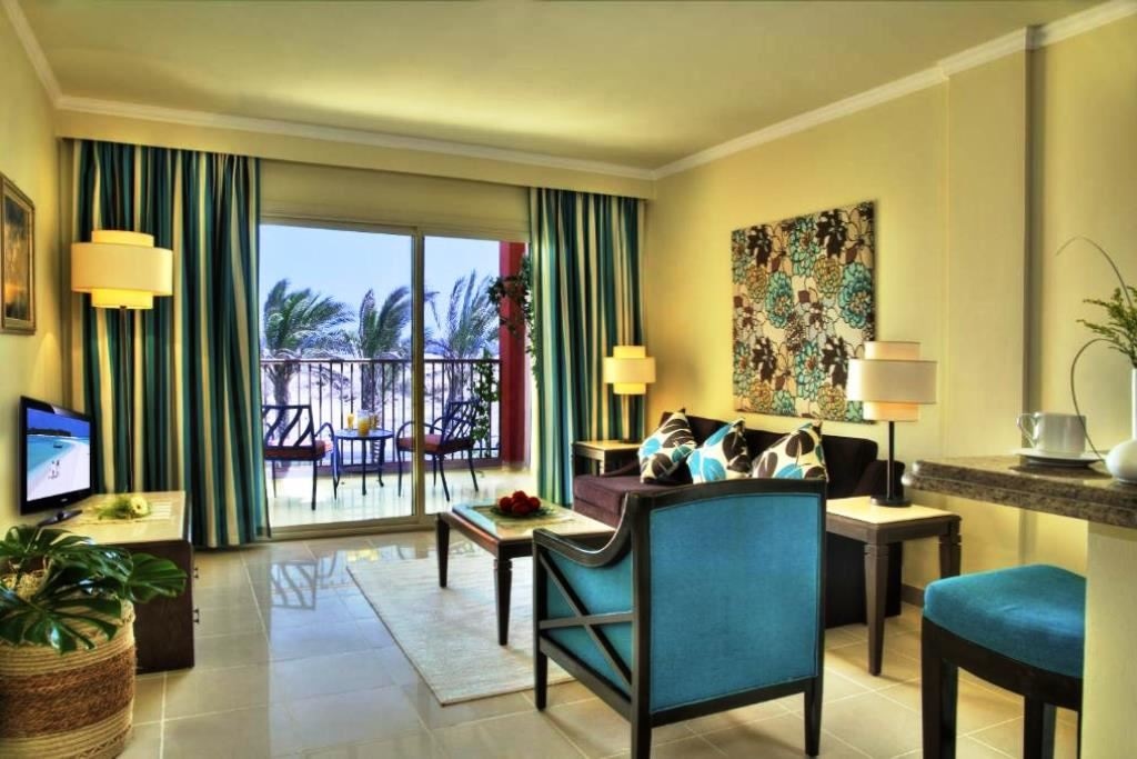 rooms-family-garden-view