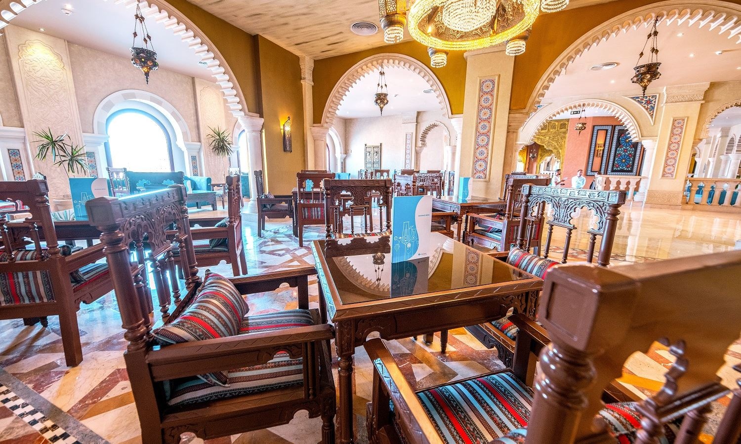 restaurants-aybak-lobby-bar
