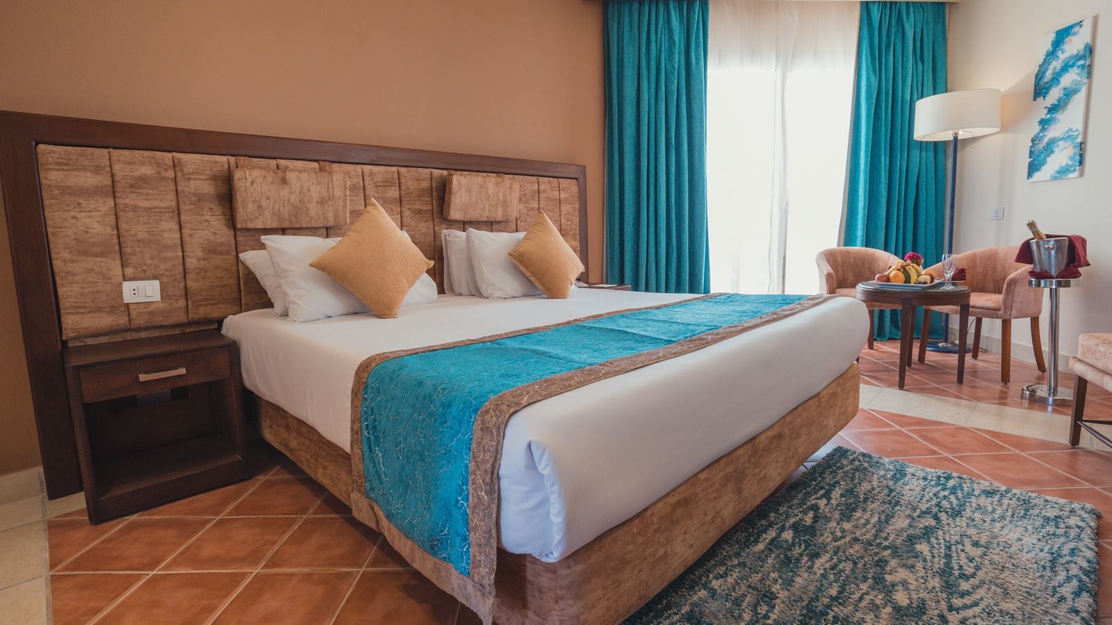 rooms-standard-pool-room