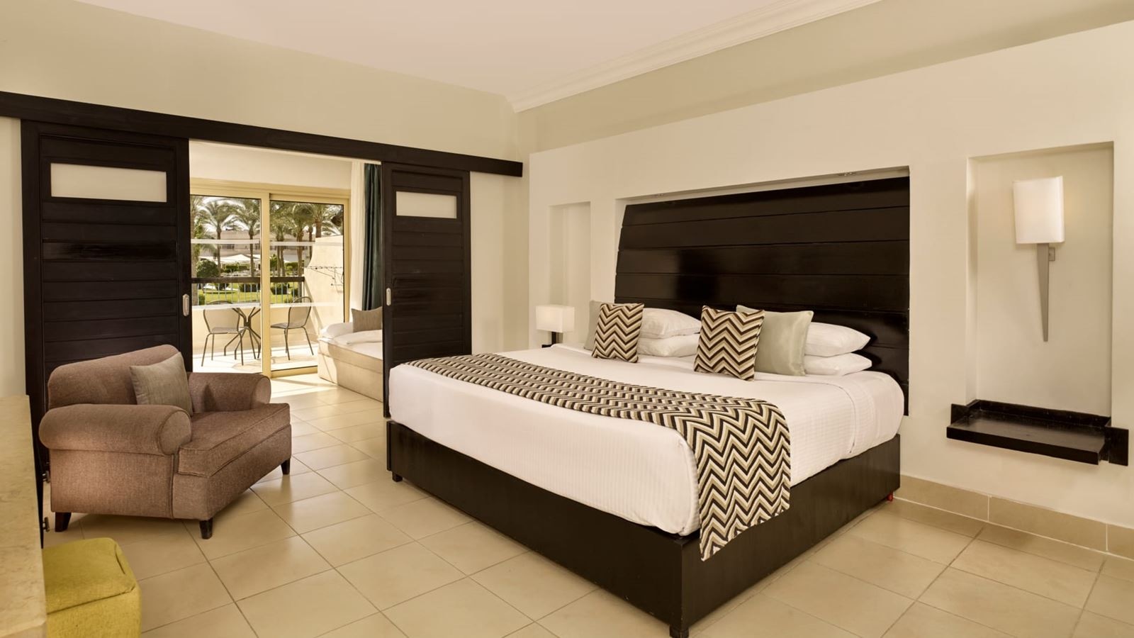 rooms-family-room
