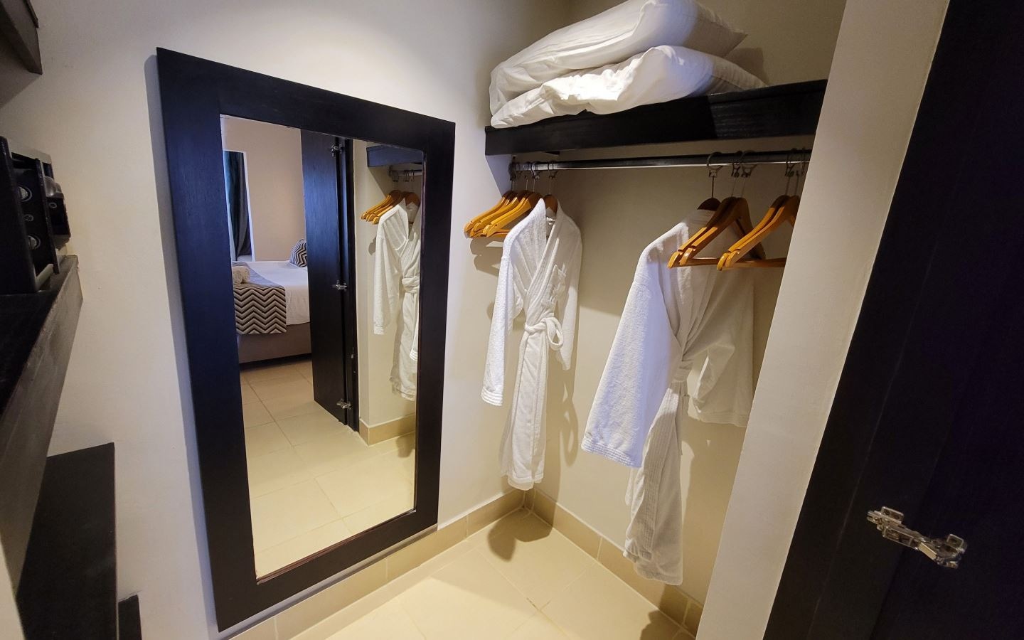 rooms-jacuzzi-suite