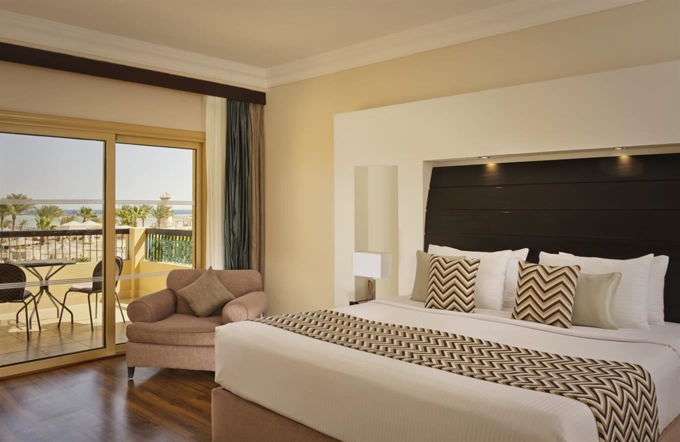 rooms-superior-room-pool-or-sea-view